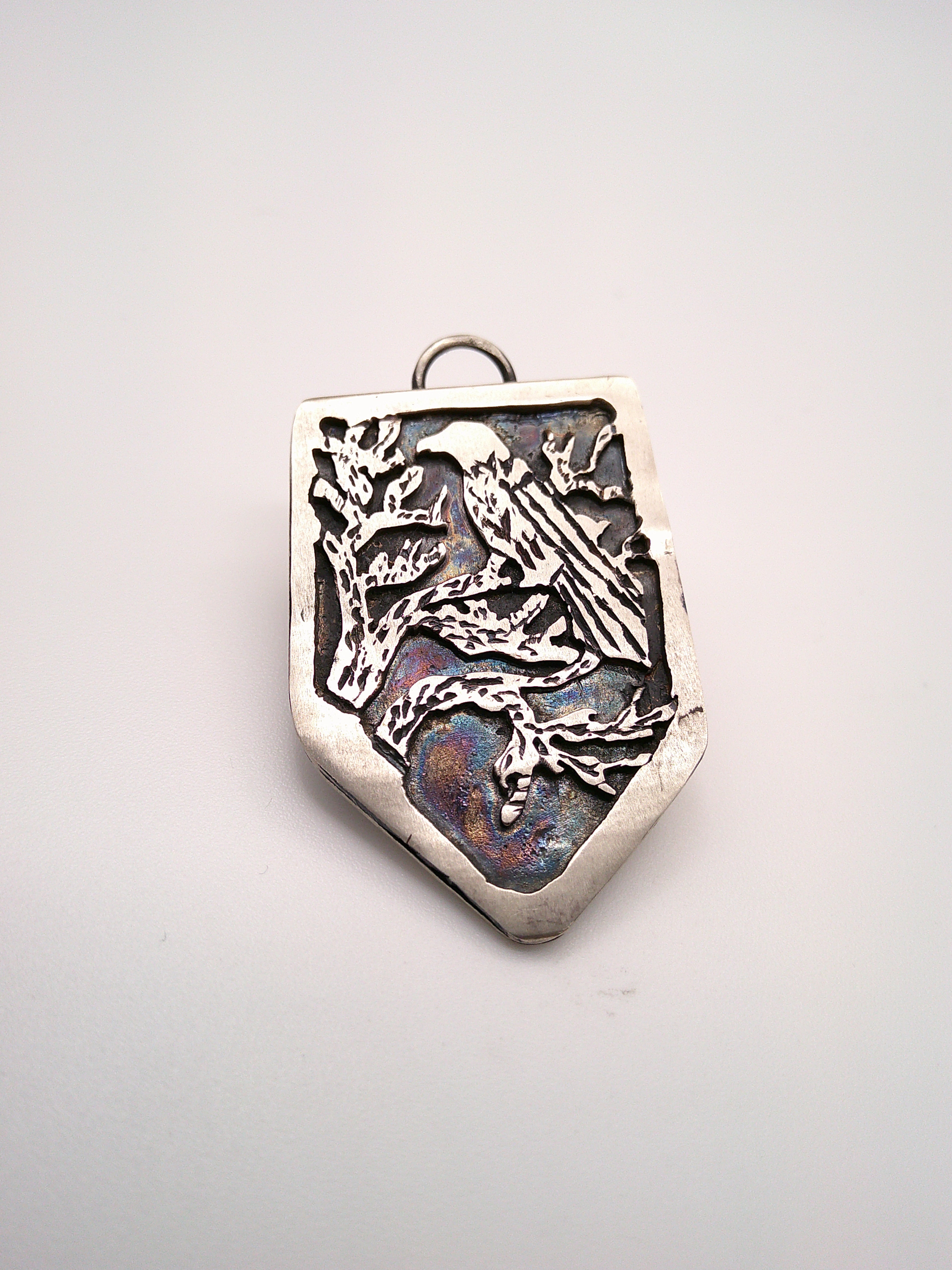 Scene Pendent - Raven on a tree