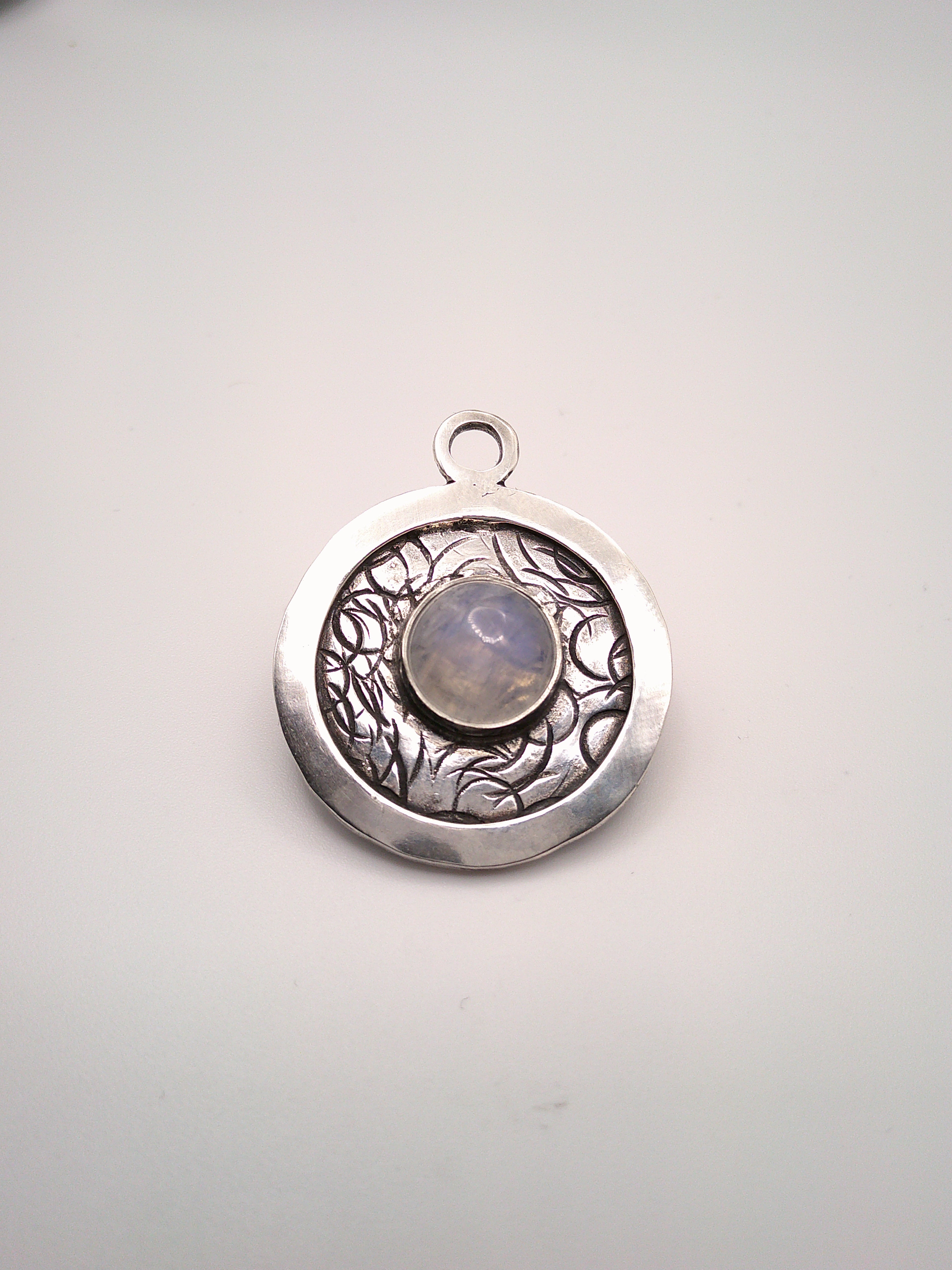 Medallion Pendent Ripple Rainbow Moonstone